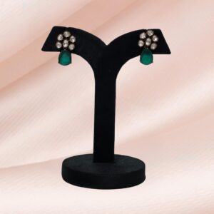 Luna emrald moissanite studs - Image 1